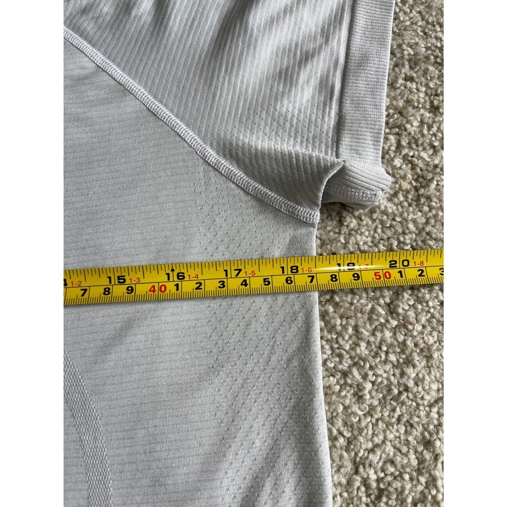 Lululemon Women's Swiftly Tech Short Sleeve Crew 2.0 Grey Active Top Size 10 - Picture 9 of 10